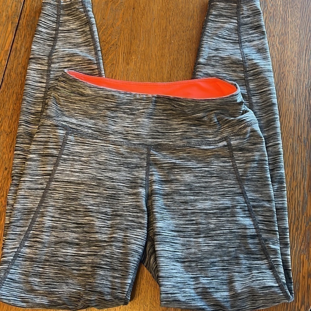 H&M Sport leggings. Gray striped design. Skinny leg size S